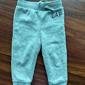 Gap sweatpants 2t